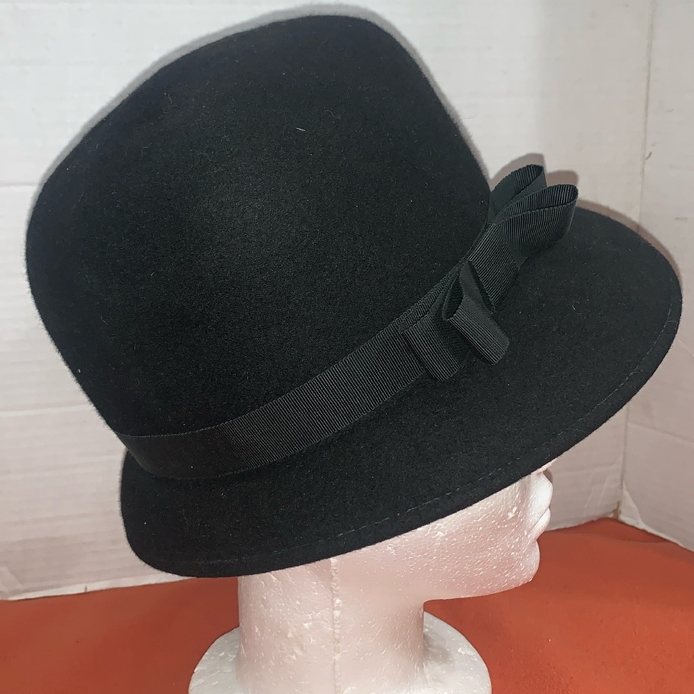 True Original 1950’s Glenover black wool hat w/ dominate side and ribbon bow